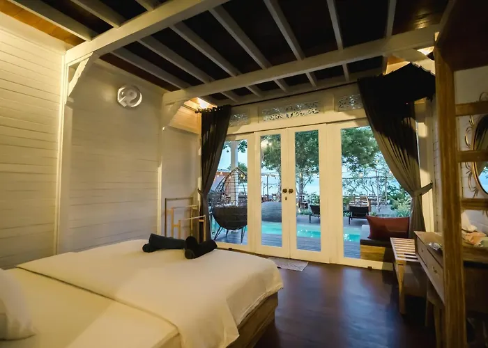 Mambo Hotel Toyapakeh