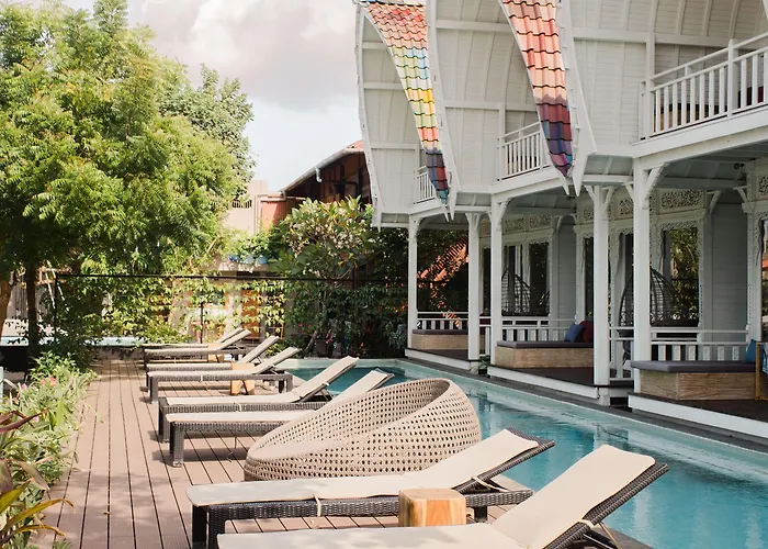 Mambo Hotel Toyapakeh